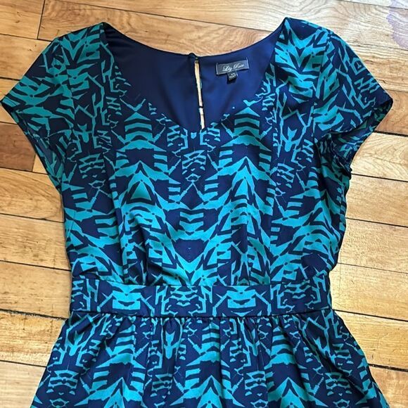 Lily Rose Women’s Dark Teal Patterned Fit and Flare short sleeve dress size XS - Picture 2 of 8
